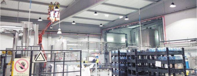 Luz alta da baía do UFO com o próprio do sensor de Dayight desenvolvido construído no motorista Slim Design Durable e no estojo compacto