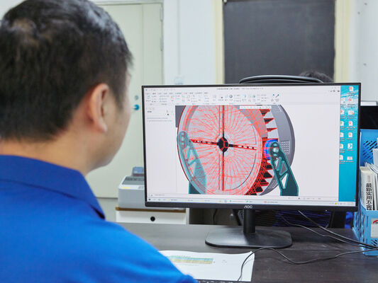 Lâmpada à prova de umidade D4 LED 160LPW com Ready 4 Emergency 4W@3HRS Plug and Play fácil de manutenção Adequada para garagem de estacionamento e iluminação